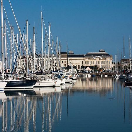 Les Quais De Trouville Luaran gambar